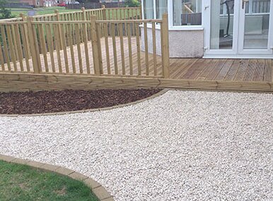 GRAVELLING - DECKING